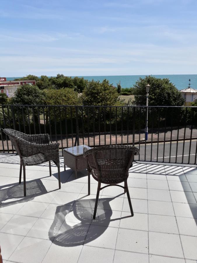 Breakers Bed And Breakfast Eastbourne Exterior photo