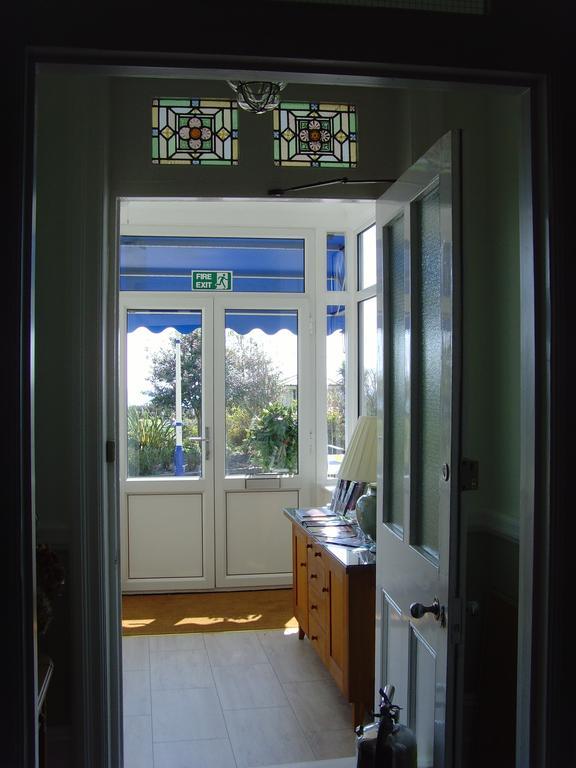 Breakers Bed And Breakfast Eastbourne Exterior photo