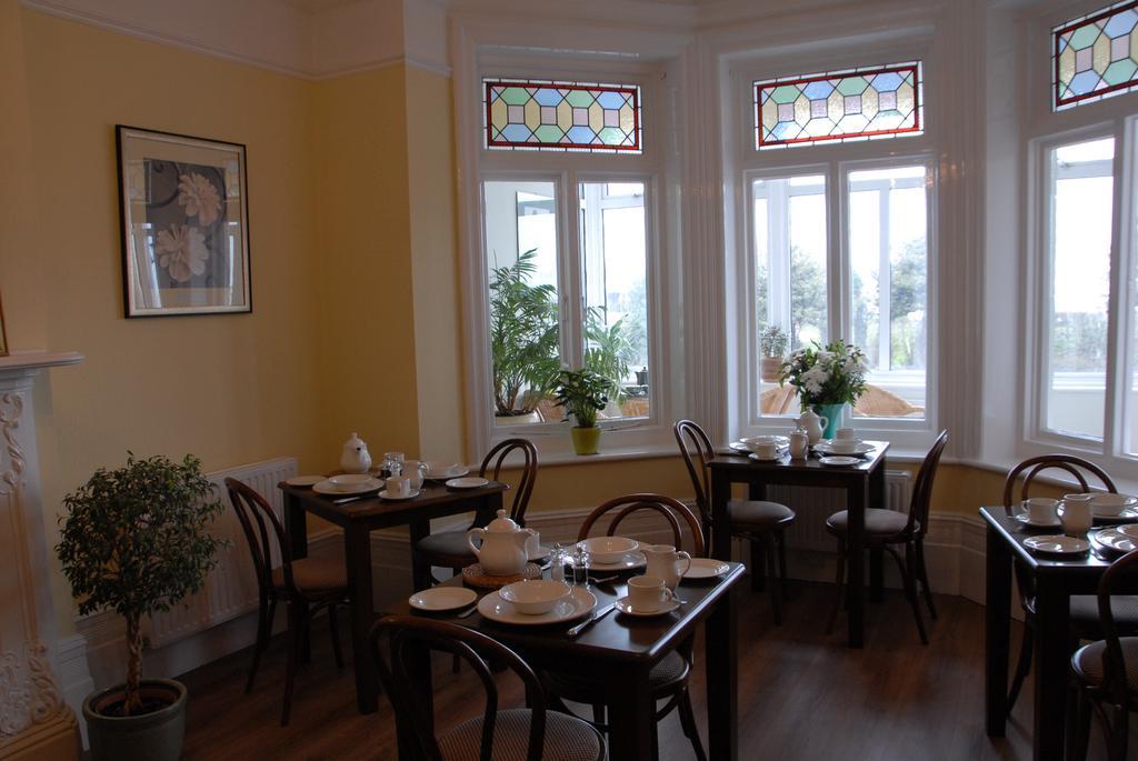 Breakers Bed And Breakfast Eastbourne Exterior photo